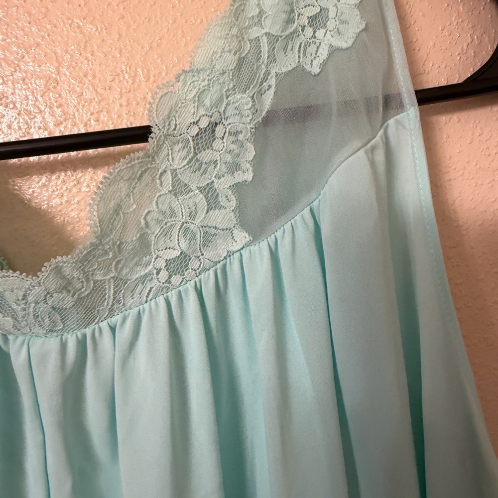 Elegant Lace Trim Sea-foam Nightgown Sz M NWT - Picture 8 of 13